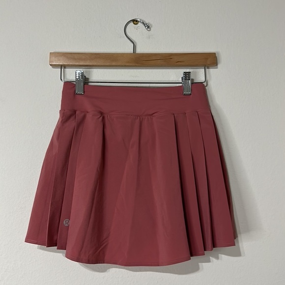 014.Lululemon Side-Pleat High-Rise Tennis Skirt Brier Rose sz 2 - Picture 3 of 6